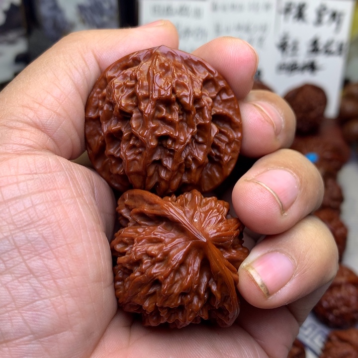 文玩核桃把件盘龙