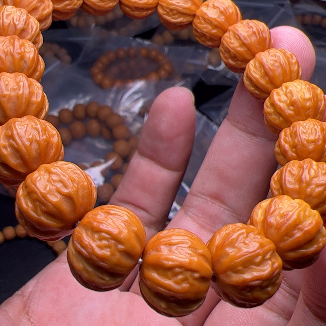 猴头核桃吊坠路吐