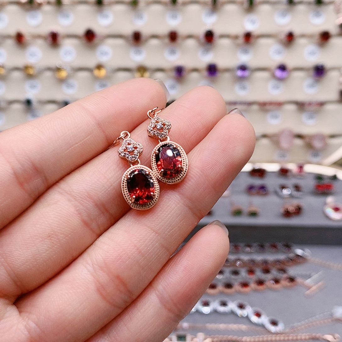 石榴石耳钉银S925镶嵌耳钉
