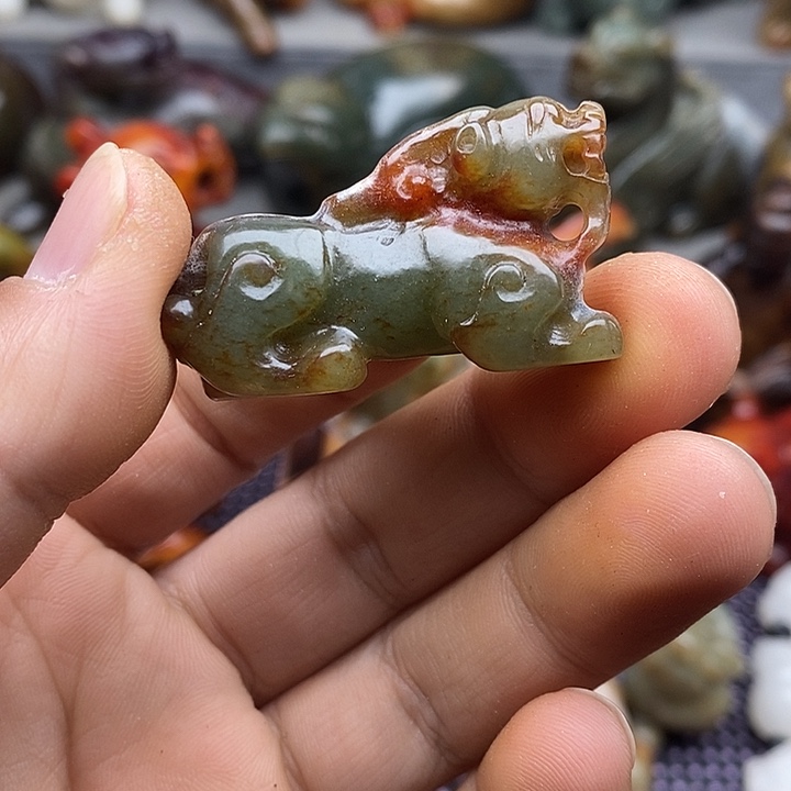 未镶嵌蛇纹石玉颈饰