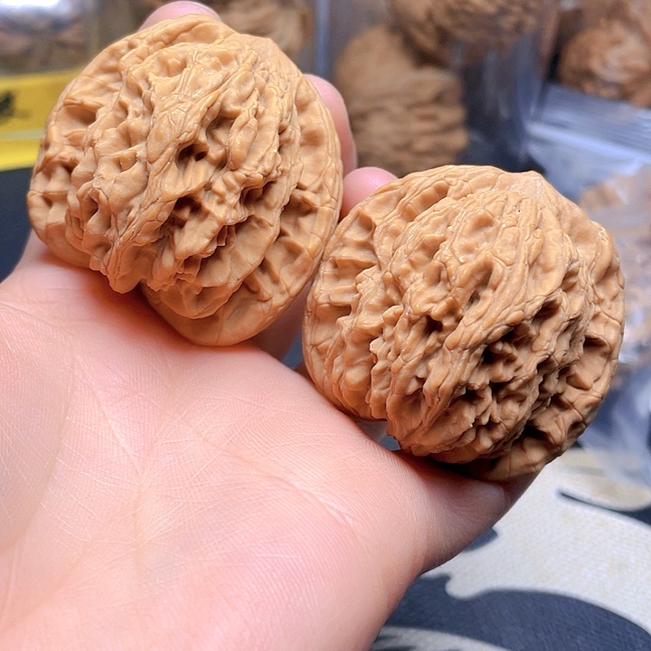 文玩核桃吊坠麦虎一对