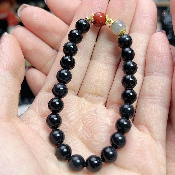 和田玉手链未镶嵌卡8圆珠羊脂