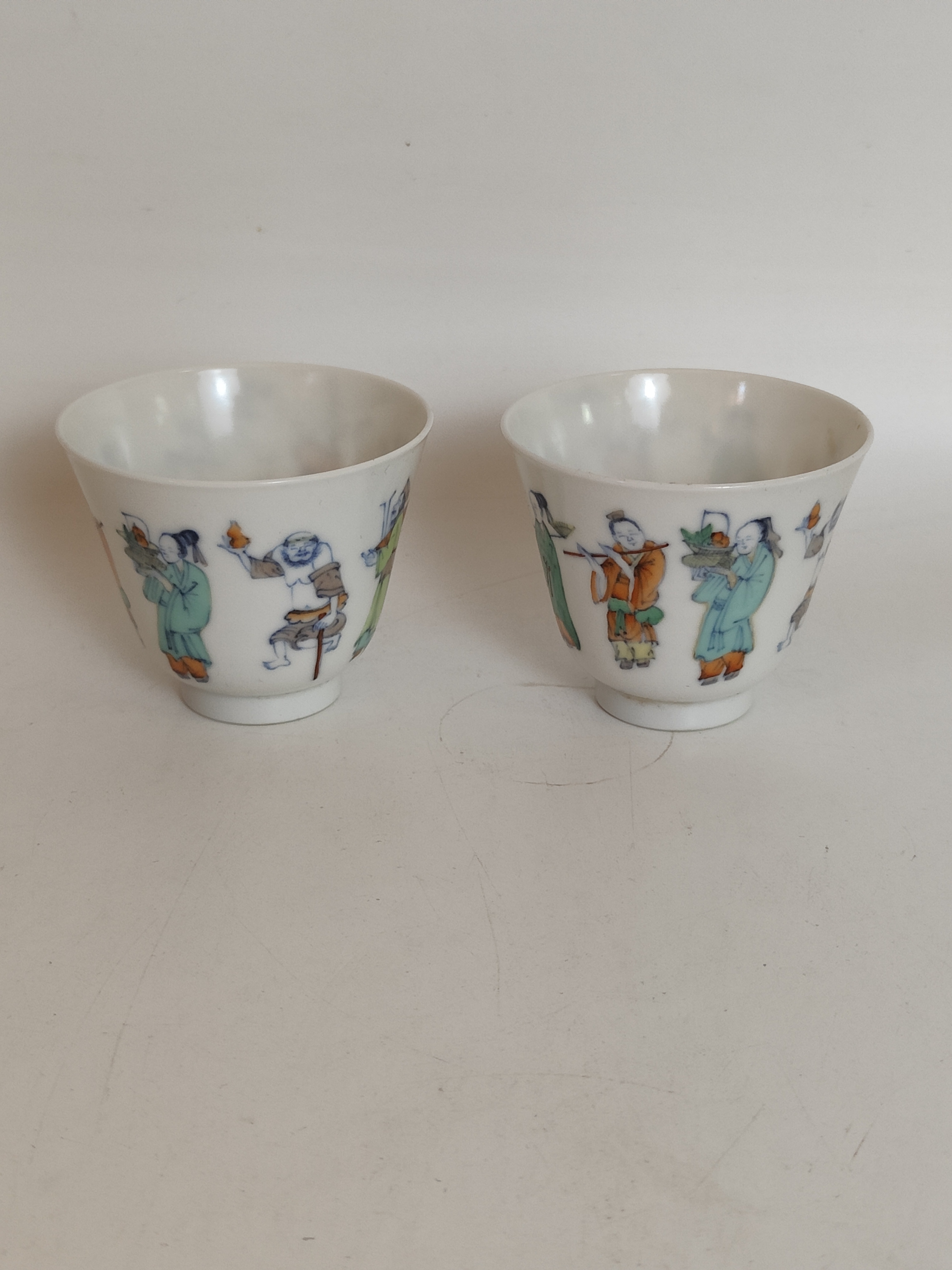 斗彩人物八仙杯一对