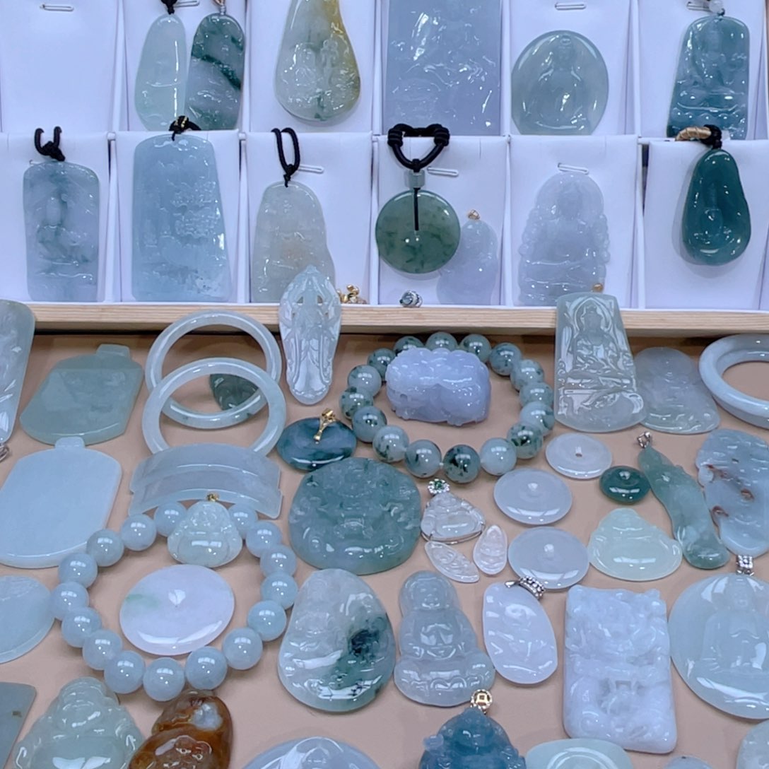 翡翠未镶嵌颈饰不**往缅甸a货翡翠Aaa