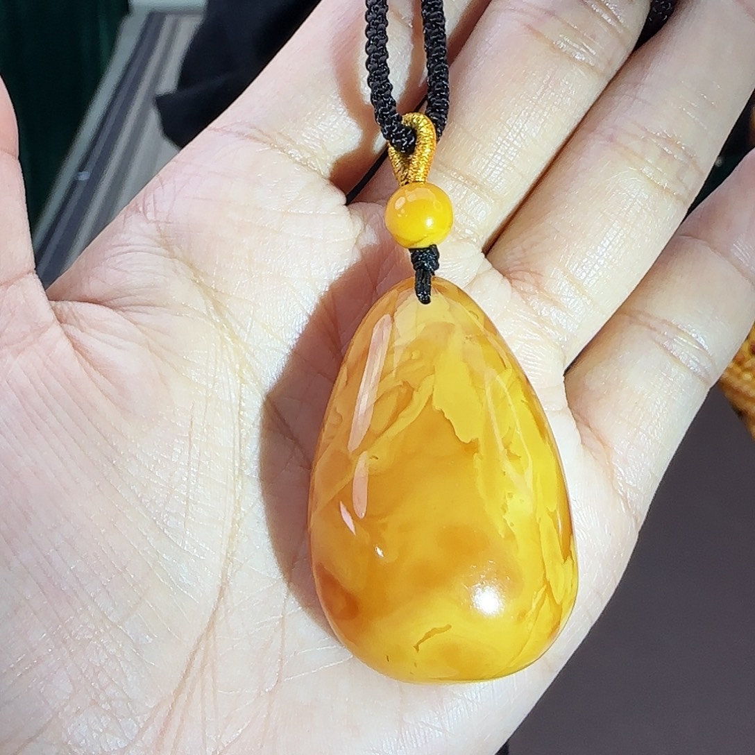 琥珀未镶嵌颈饰吊坠