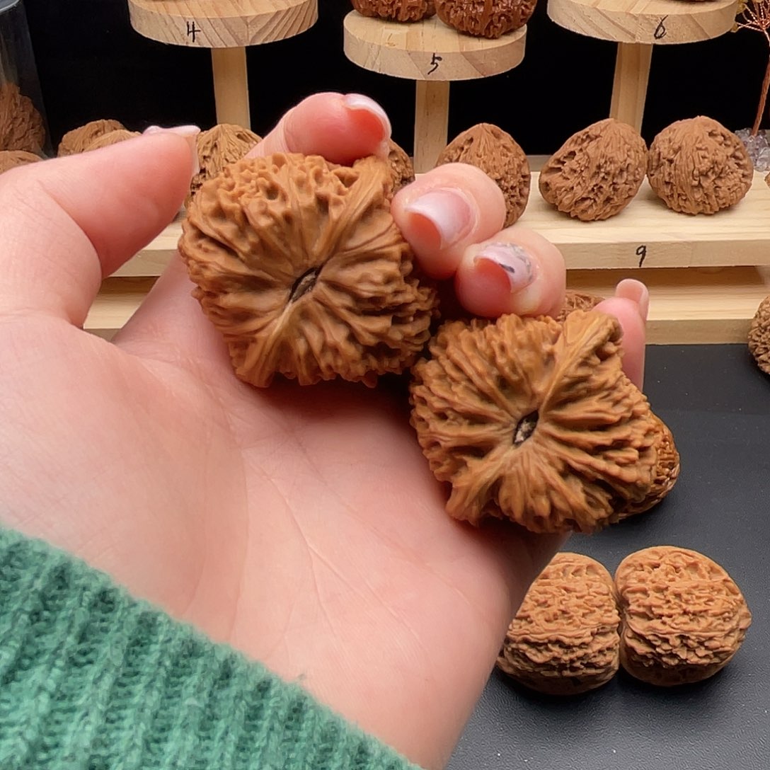 霸***爷吊坠文玩核桃南疆石