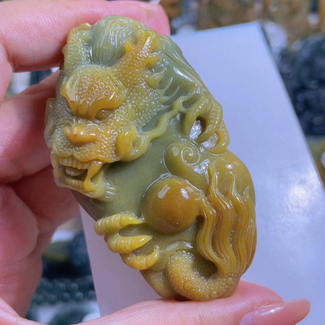 听***山颈饰未镶嵌翡翠翡翠