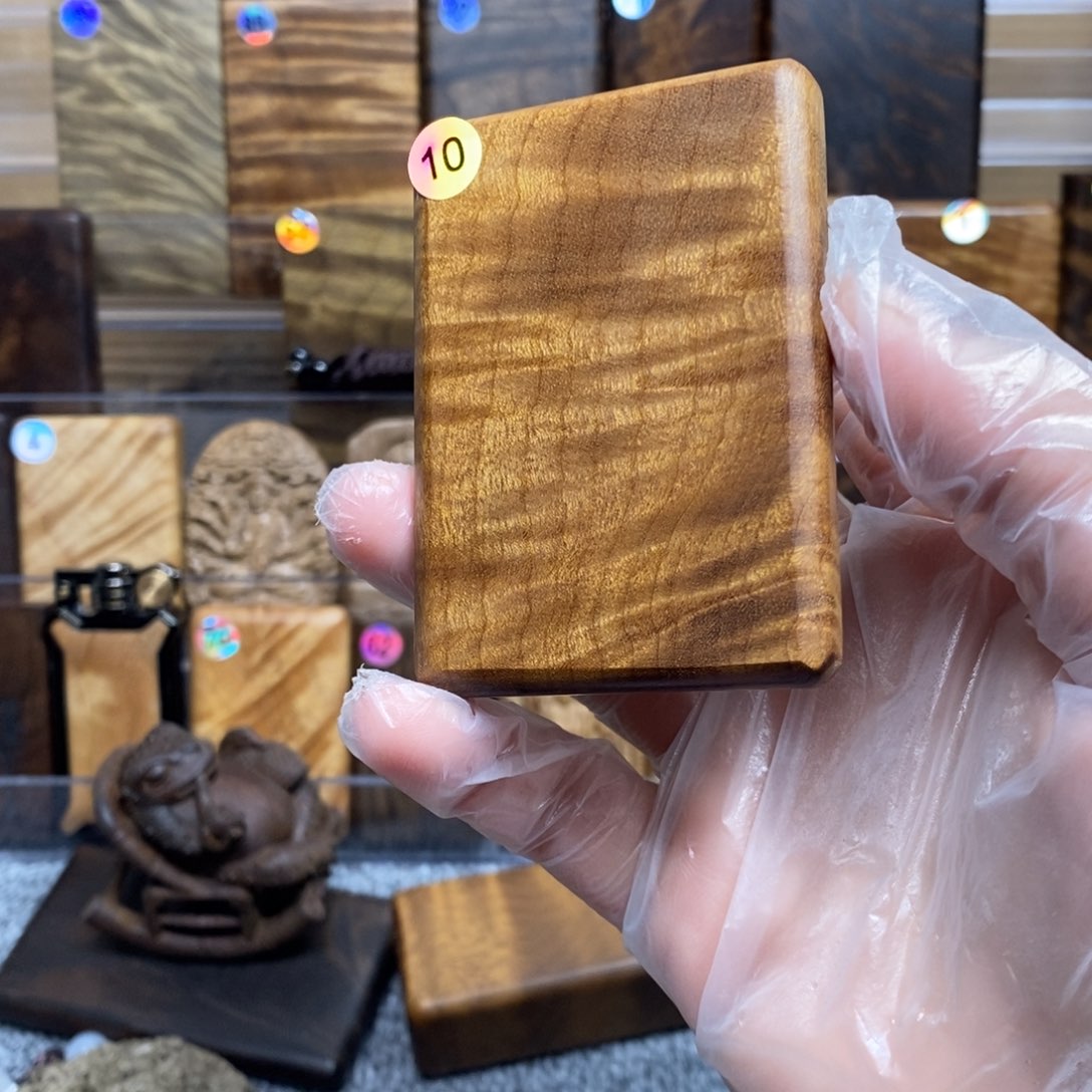 金丝楠无事牌打***?金丝楠木小叶桢楠