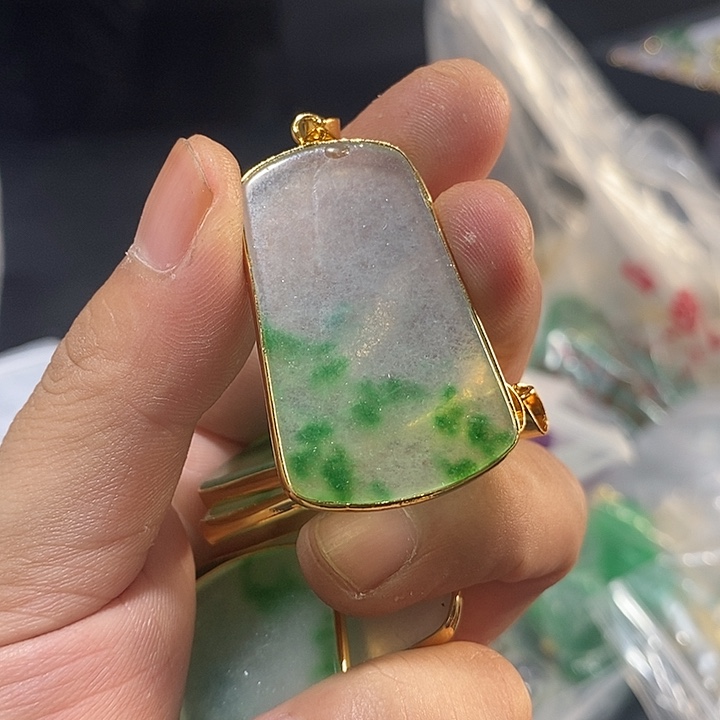 翡翠颈饰未镶嵌价格