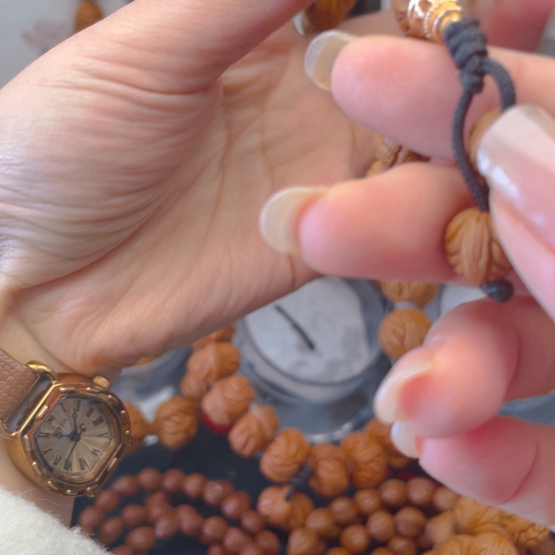 星***提秦岭龙纹桃核连衣裙