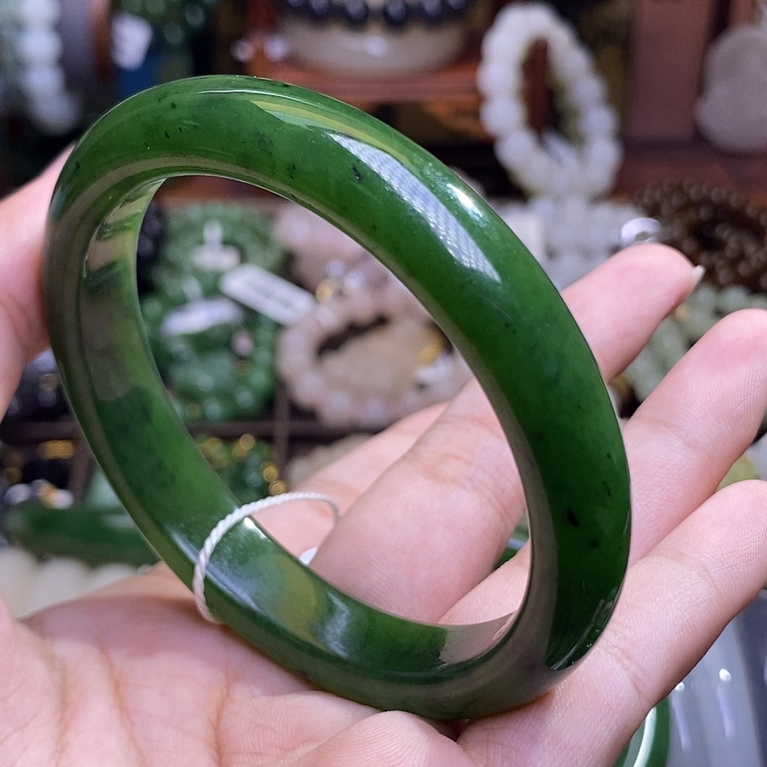 和田玉未镶嵌颈饰菠菜绿碧玉老矿料手镯59.4