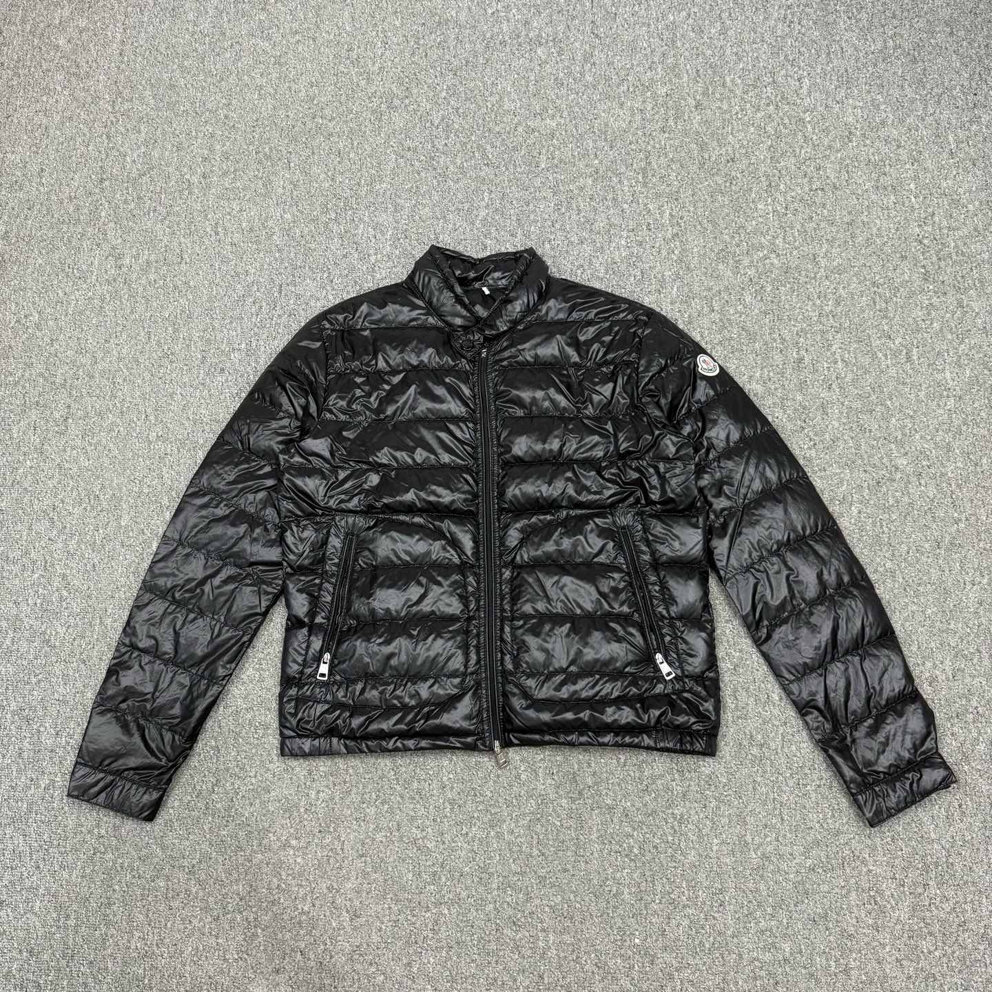 95新 MONCLER 16525242 Acorus黑色徽标刺绣羽绒服夹克 2码95新