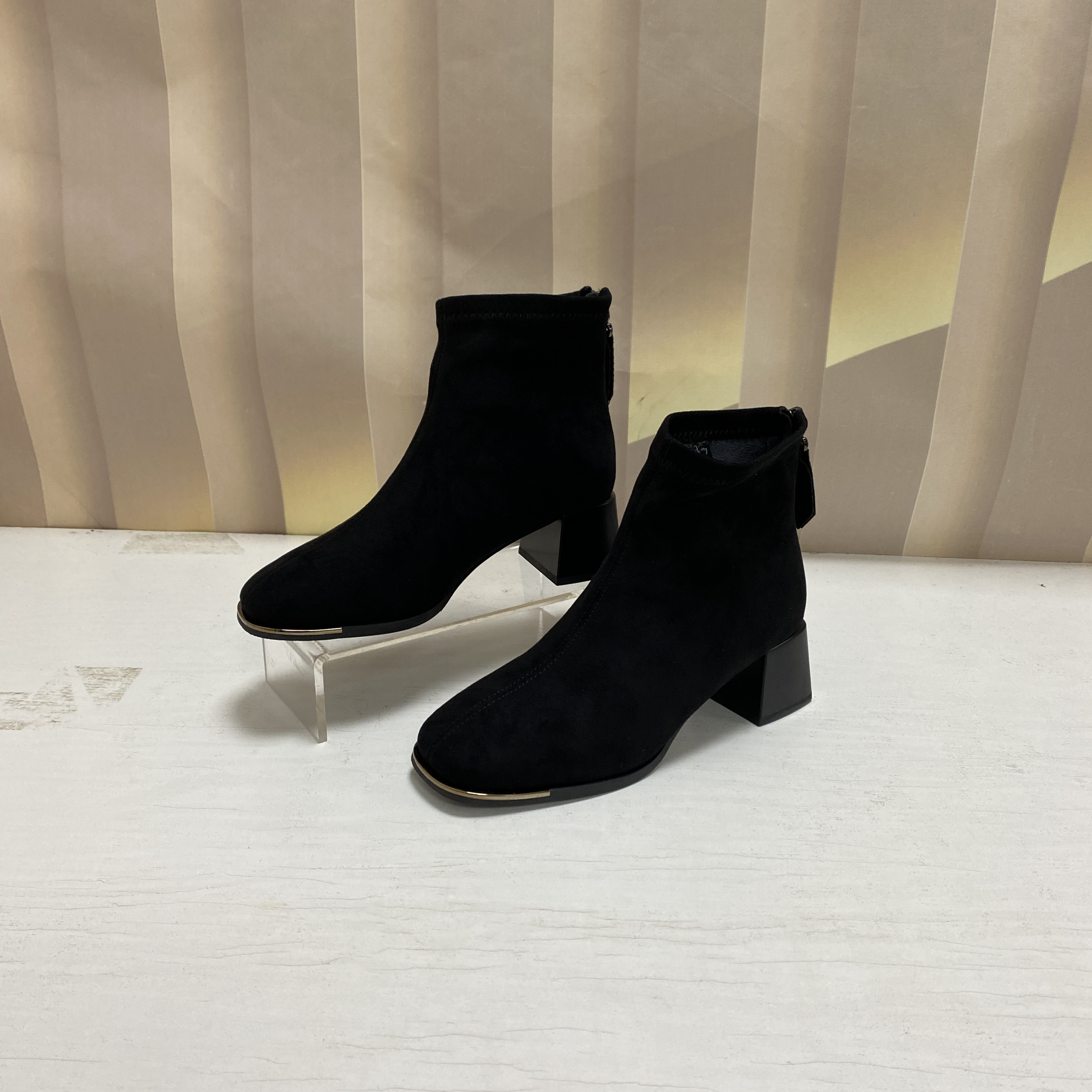 11071秋冬时尚百搭粗跟方头单里短靴F