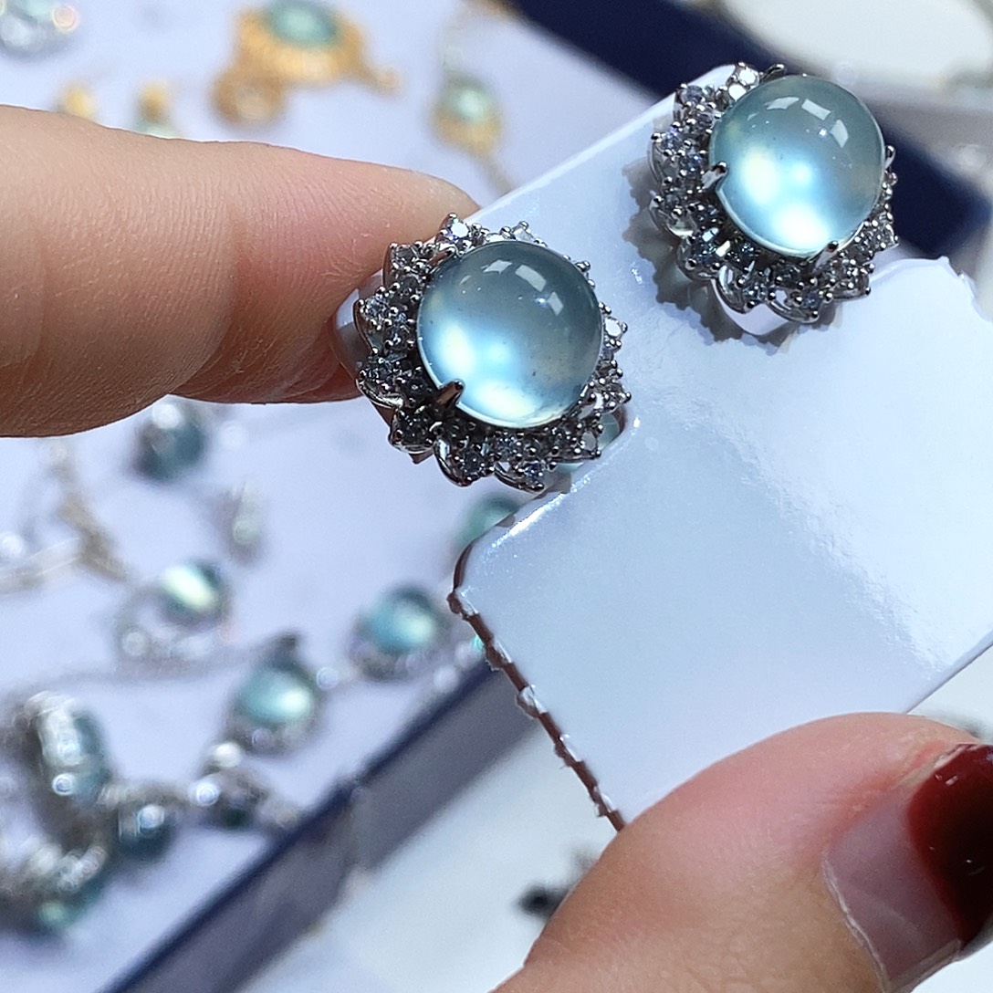 苍***学蛇纹石玉银S925镶嵌耳坠