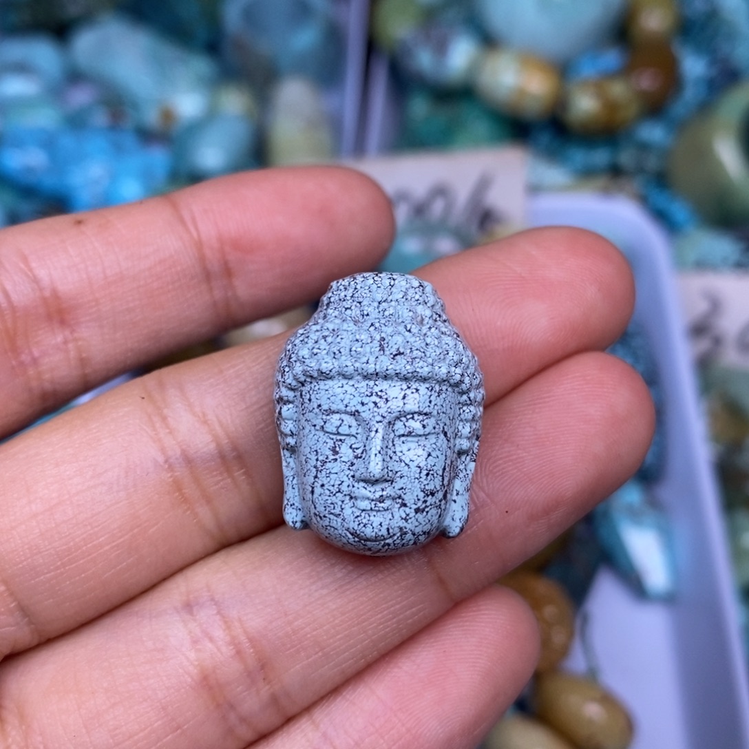 绿松石未镶嵌颈饰