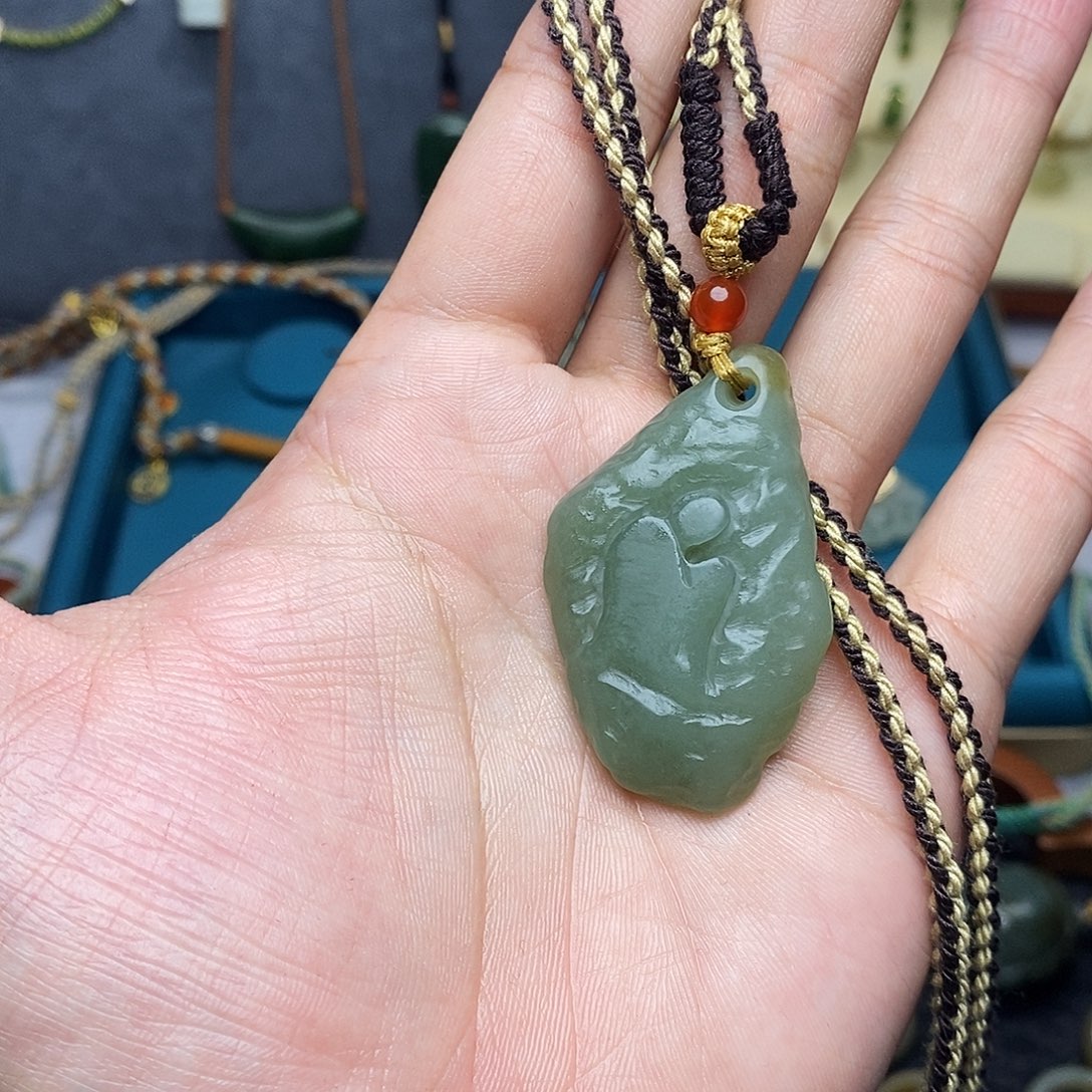 和田玉未镶嵌颈饰