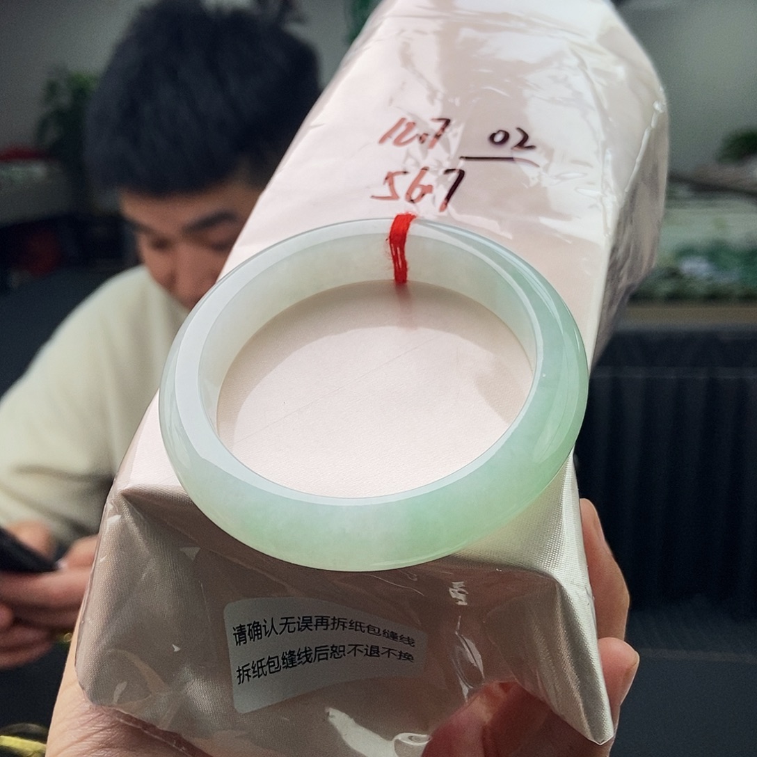 翡翠未镶嵌手镯颜色多样性发拍一发一