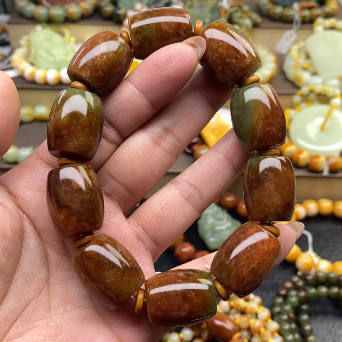 透闪石质玉未镶嵌手串