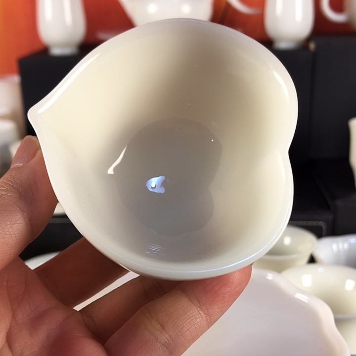 高艺堂青白玉心主人杯