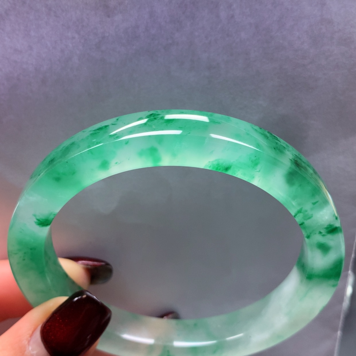 【闪购商品】石英质玉手镯未镶嵌玲