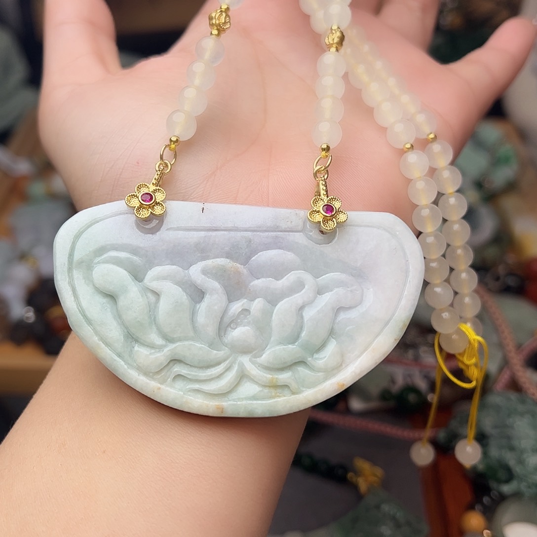 翡翠吊坠(赠链)未镶嵌吊坠29