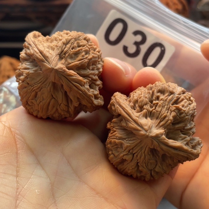 文玩核桃吊坠南将石