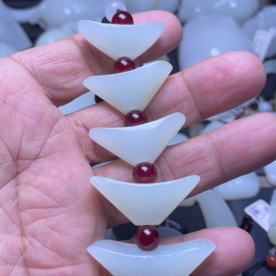 未镶嵌和田玉挂件