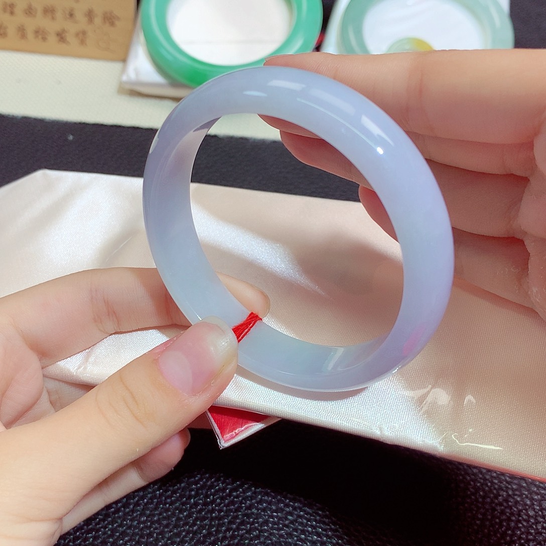 翡翠未镶嵌手镯9005