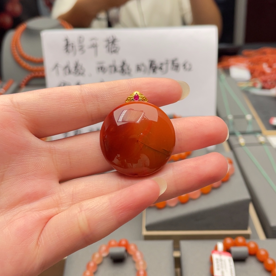 吊坠(不含链)18K金镶嵌南红玛瑙