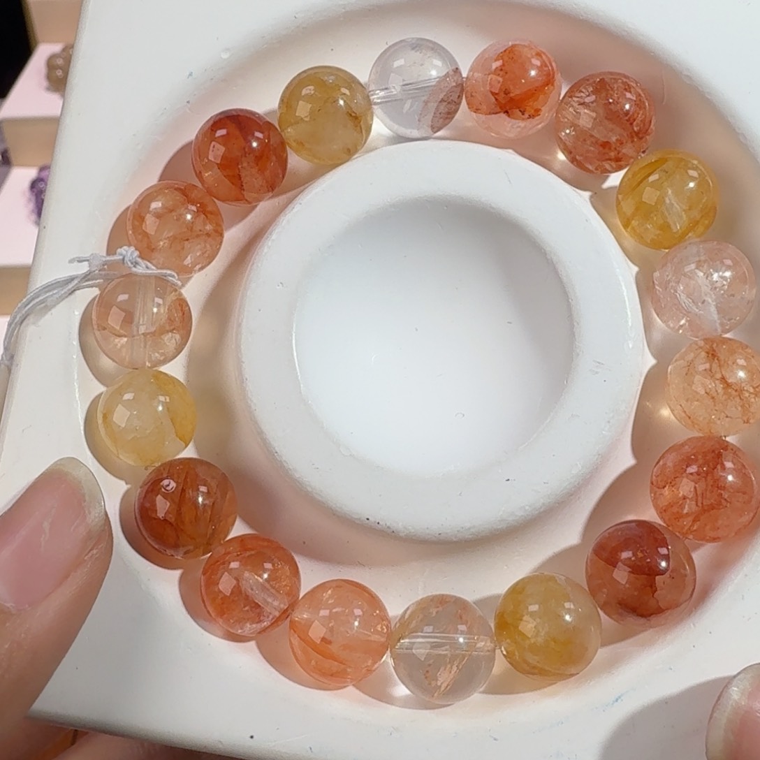 水晶手串未镶嵌芬达