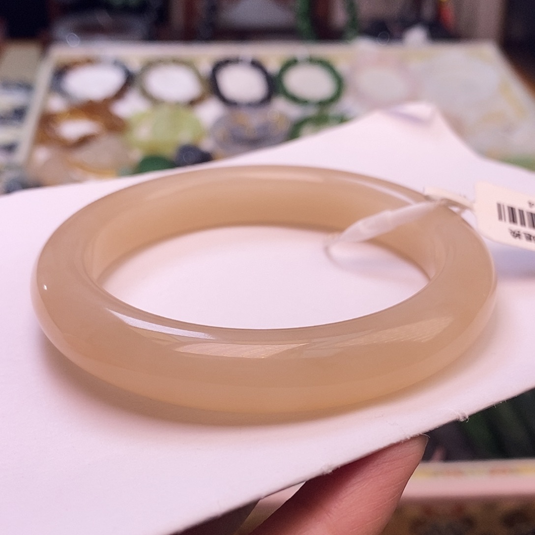 颈饰未镶嵌和田玉60收藏级老矿料浓藕粉脂膏级手镯