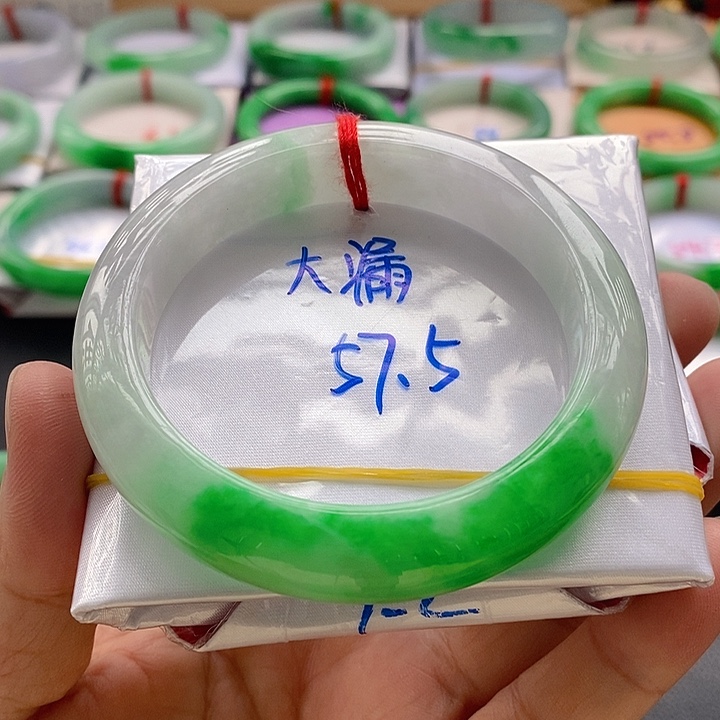 翡翠手镯未镶嵌3号