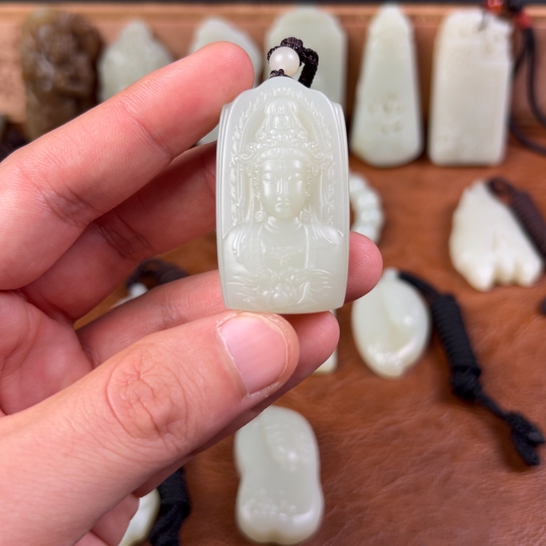 和田玉（青白玉）未镶嵌颈饰