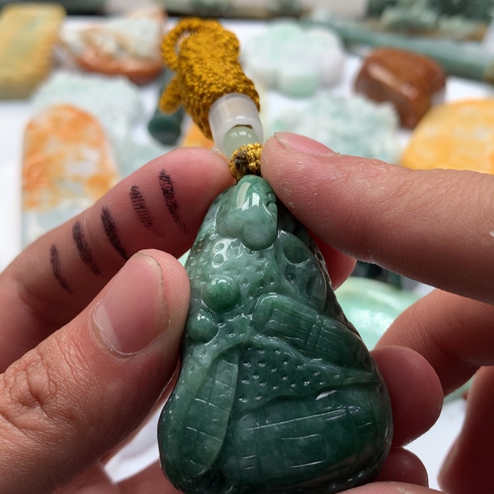 翡翠未镶嵌颈饰保真天然a货翡翠