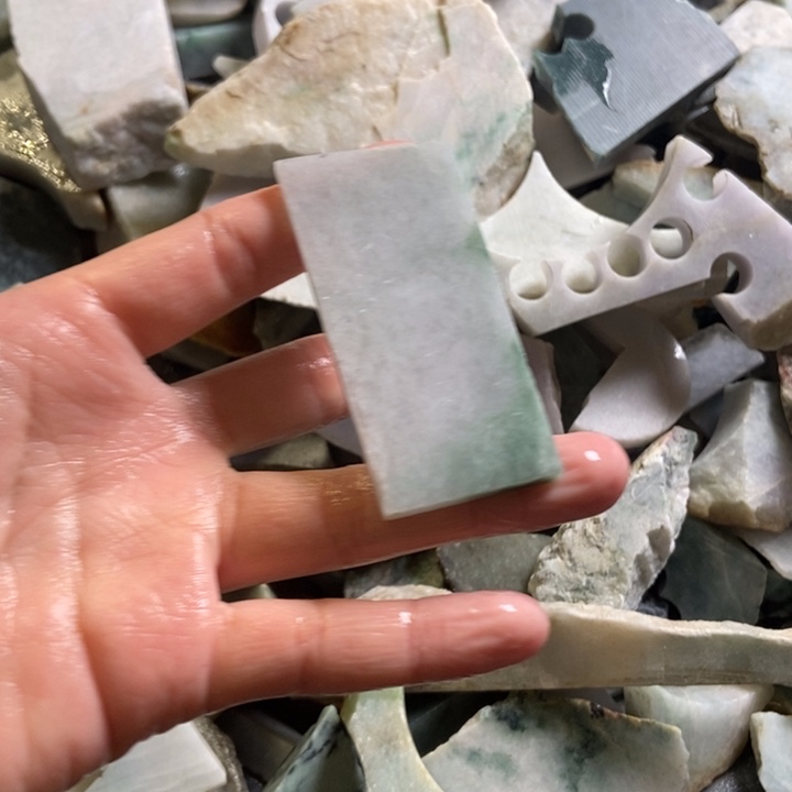 翡翠颈饰未镶嵌天然翡翠