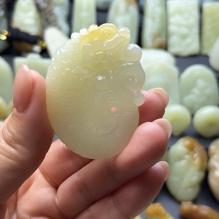 和田玉（糖玉）未镶嵌颈饰