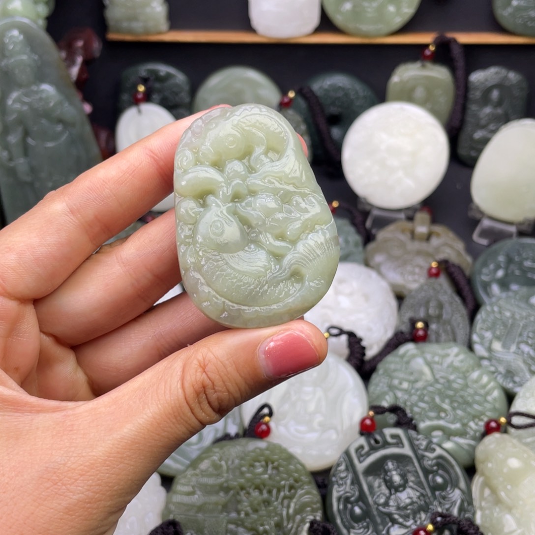 和田玉颈饰未镶嵌