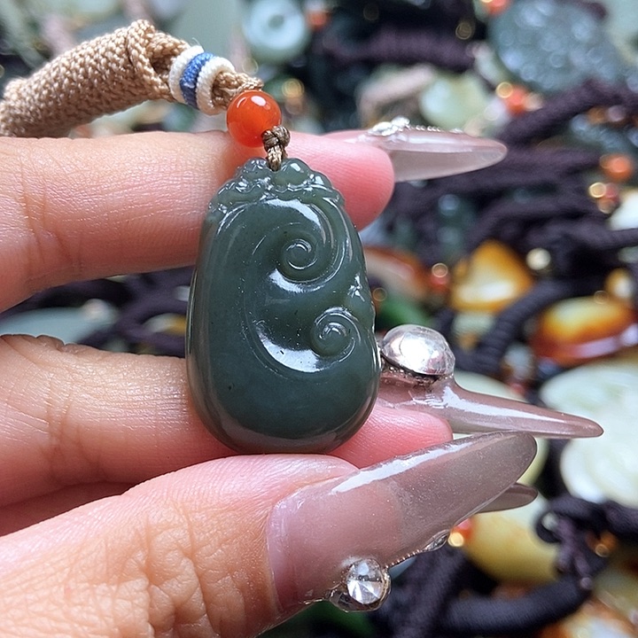 和田玉颈饰未镶嵌