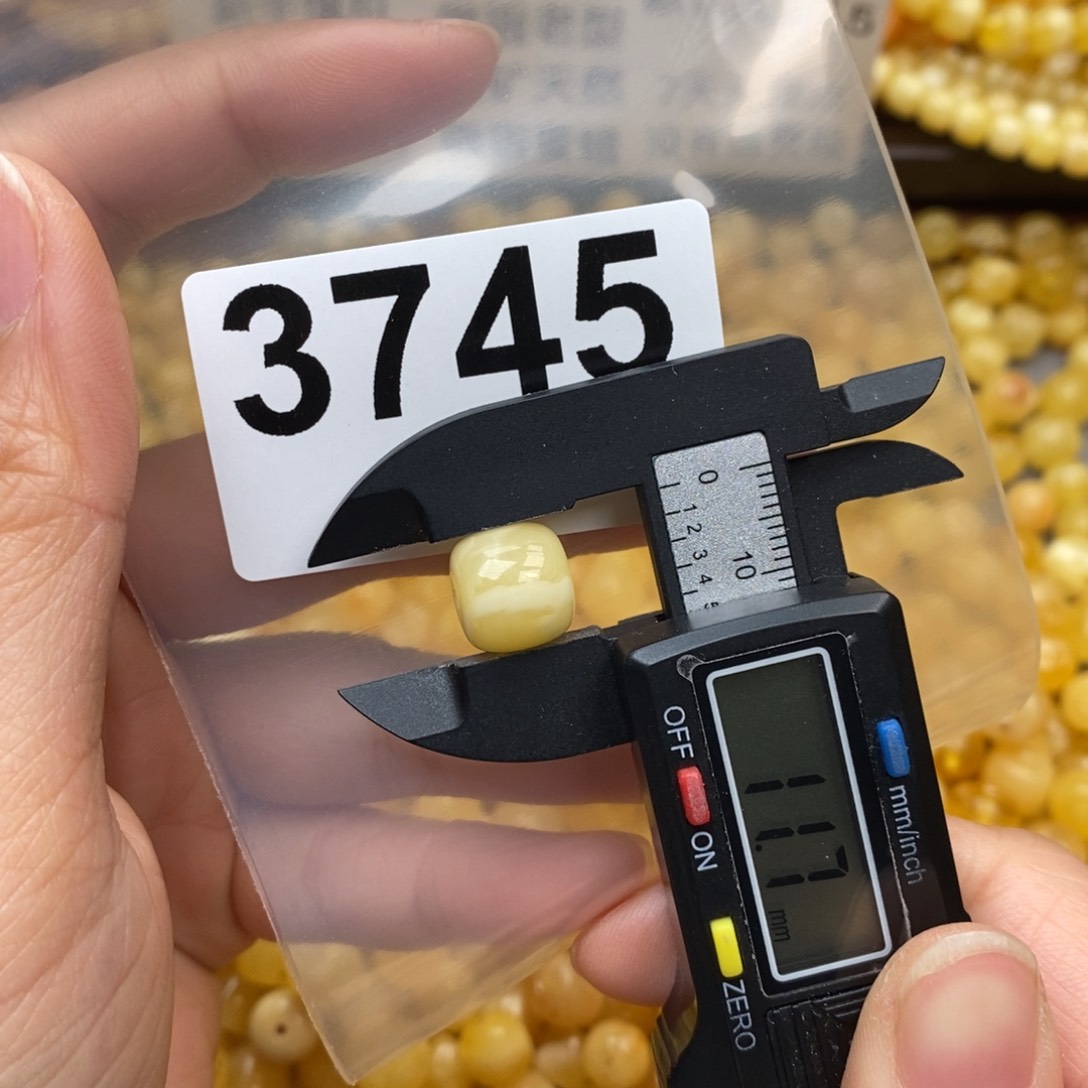 蜜蜡珠宝奇石未镶嵌