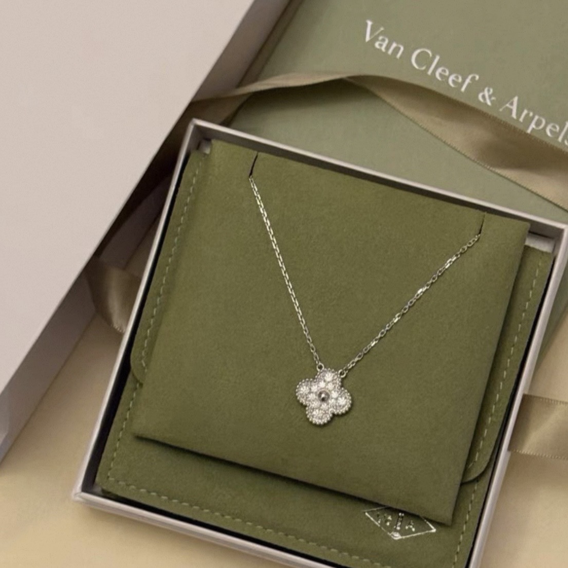 99新 梵克雅宝 7姐专场/18K白金满钻四叶草项链