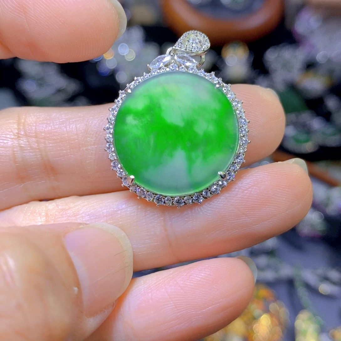 翡翠颈饰银S925镶嵌天然翡翠