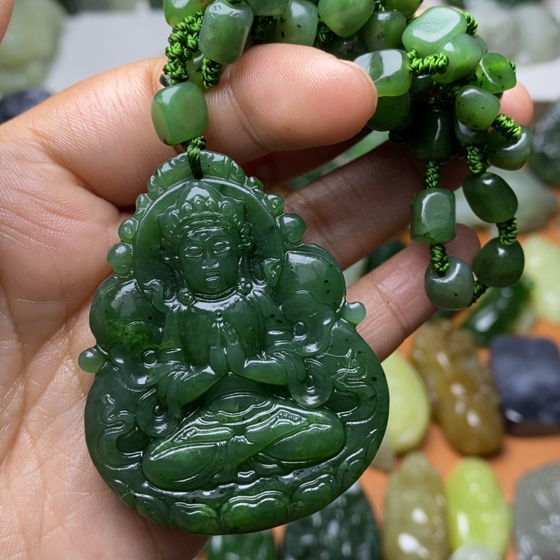 和田玉未镶嵌颈饰