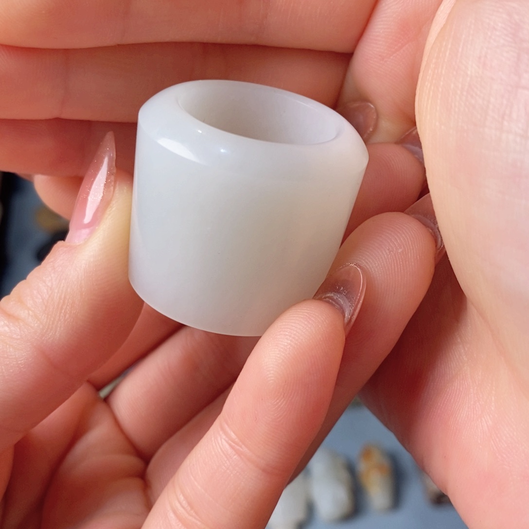 和田玉颈饰未镶嵌穿***弹