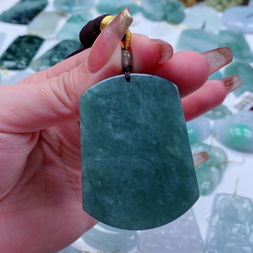 【闪购商品】颈饰未镶嵌翡翠孙*生