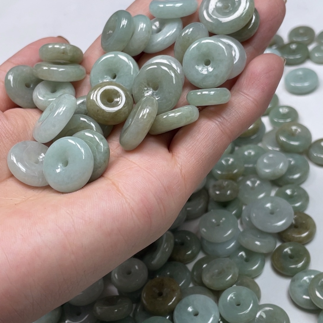 翡翠未镶嵌颈饰翡翠吊坠