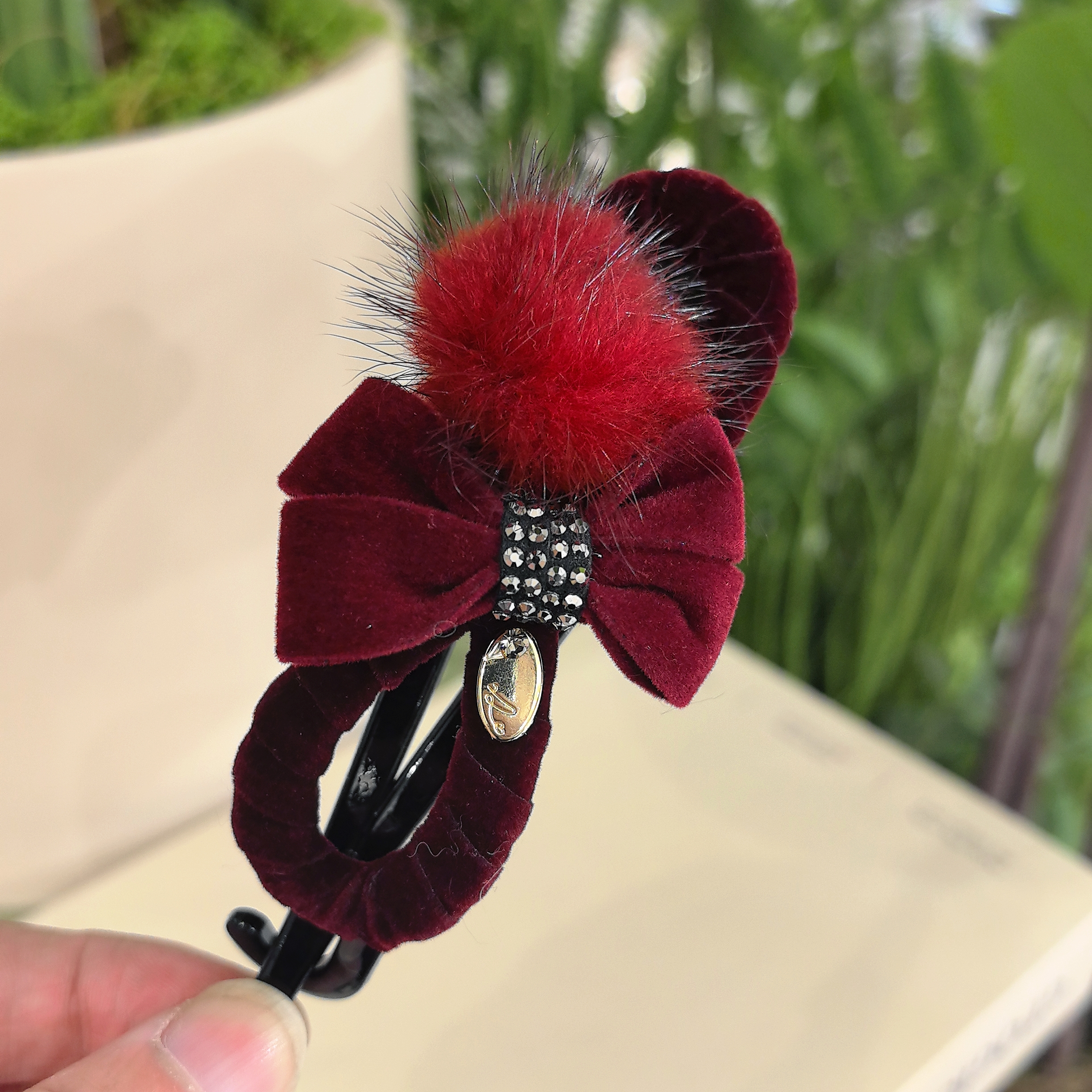 韩系精致轻奢高级感红色丝绒蝴蝶结貂毛八字形扭扭夹5416