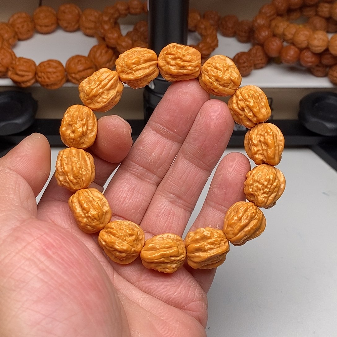 木质类文玩核桃1.7金蝉