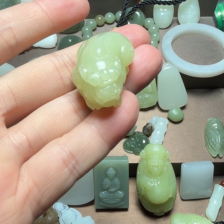 和田玉未镶嵌颈饰