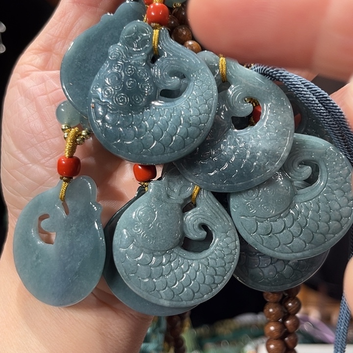 颈饰未镶嵌和田玉