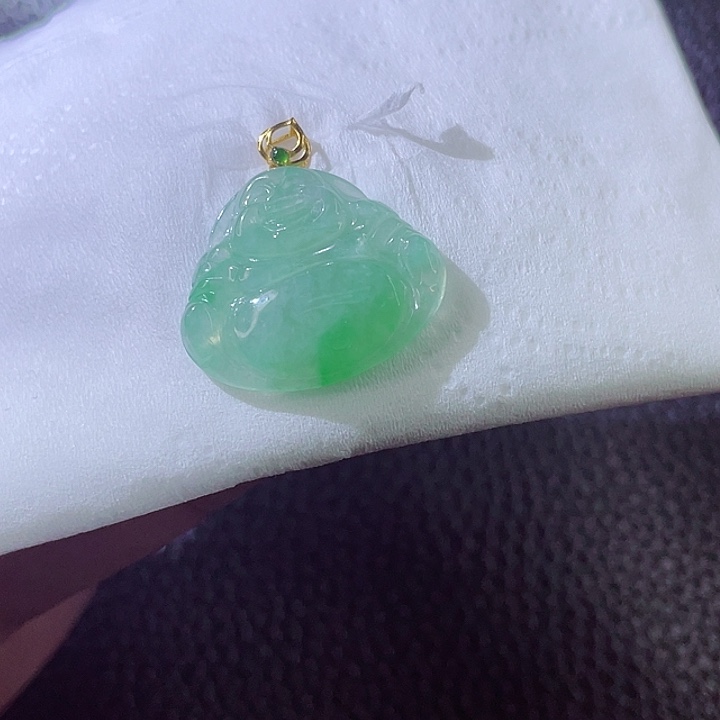 翡翠颈饰18K金镶嵌翡翠